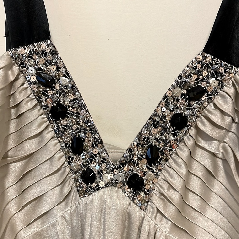 BCBGMaxAzria Semi-Formal Dress - Picture 2 of 3